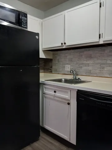 $1,050 | 180 Fulton Street, Unit 1, Fall River, MA 02720