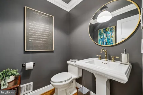 $1,765,000 | 6904 Earlsgate Way, North Bethesda, MD 20852