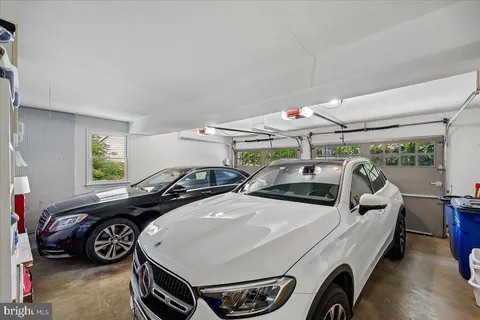 $1,765,000 | 6904 Earlsgate Way, North Bethesda, MD 20852