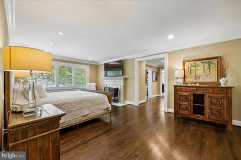 $1,765,000 | 6904 Earlsgate Way, North Bethesda, MD 20852