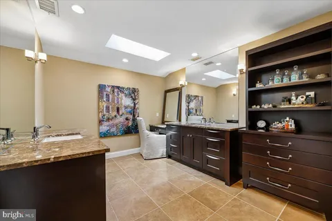$1,765,000 | 6904 Earlsgate Way, North Bethesda, MD 20852