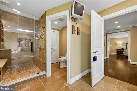 $1,765,000 | 6904 Earlsgate Way, North Bethesda, MD 20852