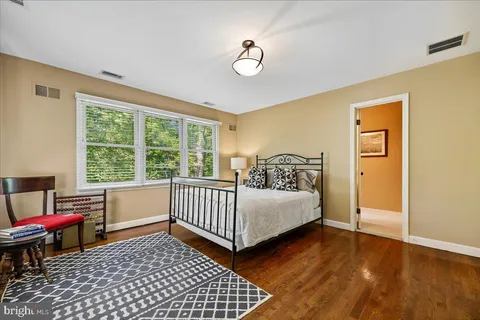 $1,765,000 | 6904 Earlsgate Way, North Bethesda, MD 20852