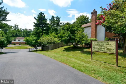$1,765,000 | 6904 Earlsgate Way, North Bethesda, MD 20852