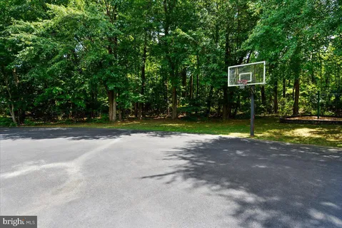 $1,765,000 | 6904 Earlsgate Way, North Bethesda, MD 20852