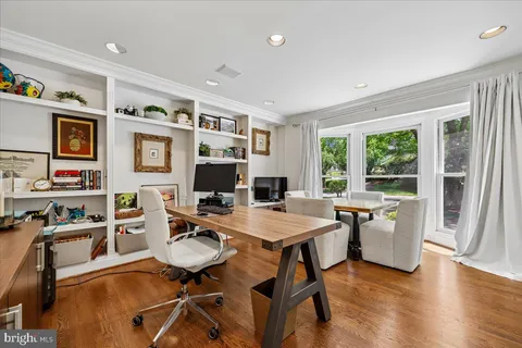 $1,765,000 | 6904 Earlsgate Way, North Bethesda, MD 20852