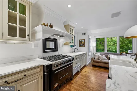 $1,765,000 | 6904 Earlsgate Way, North Bethesda, MD 20852