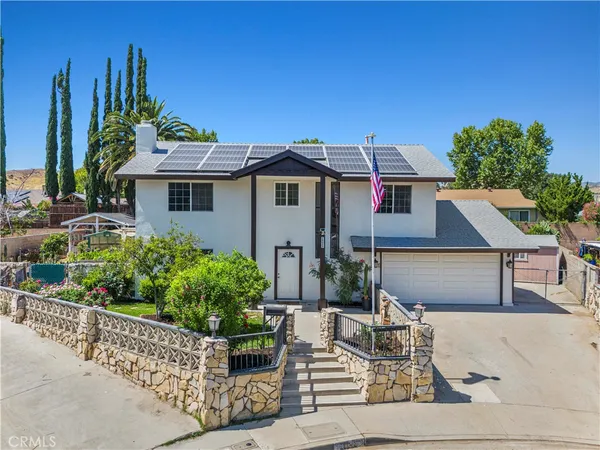 $799,999 | 28020 Newbird Drive, Saugus, CA 91350