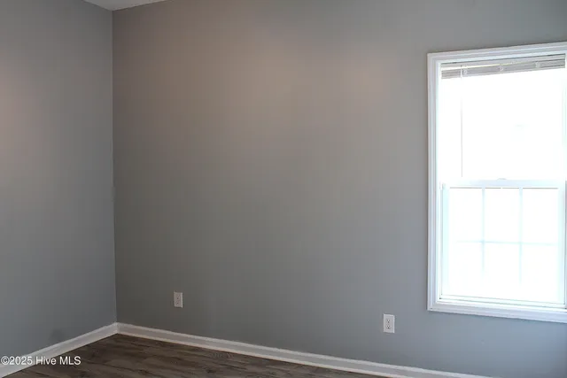 $1,890 | 107 Lilac Lane, Richlands, NC 28574