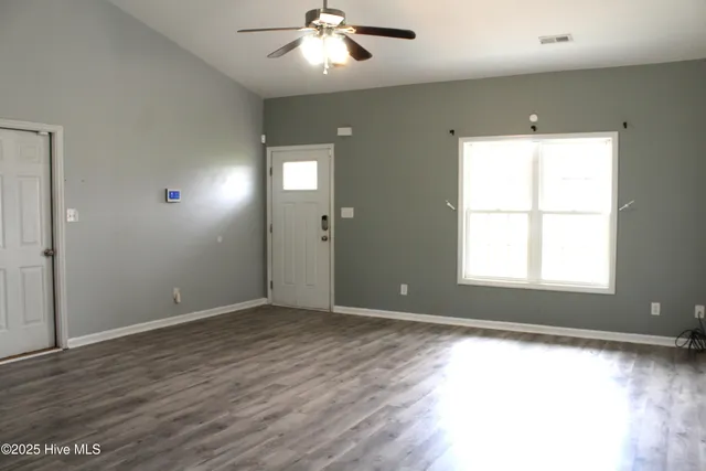 $1,890 | 107 Lilac Lane, Richlands, NC 28574