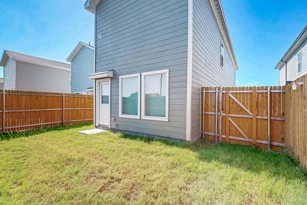 918 Grebe Drive Princeton, TX 75407 - Photo 4 of 29 a view of a backyard