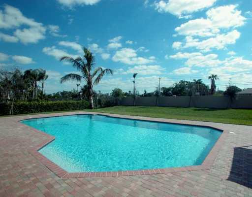 2432 Southwest 112th Way Davie, FL 33325 - Photo 8 of 8 Swimming Pool/Hot Tub/Sauna