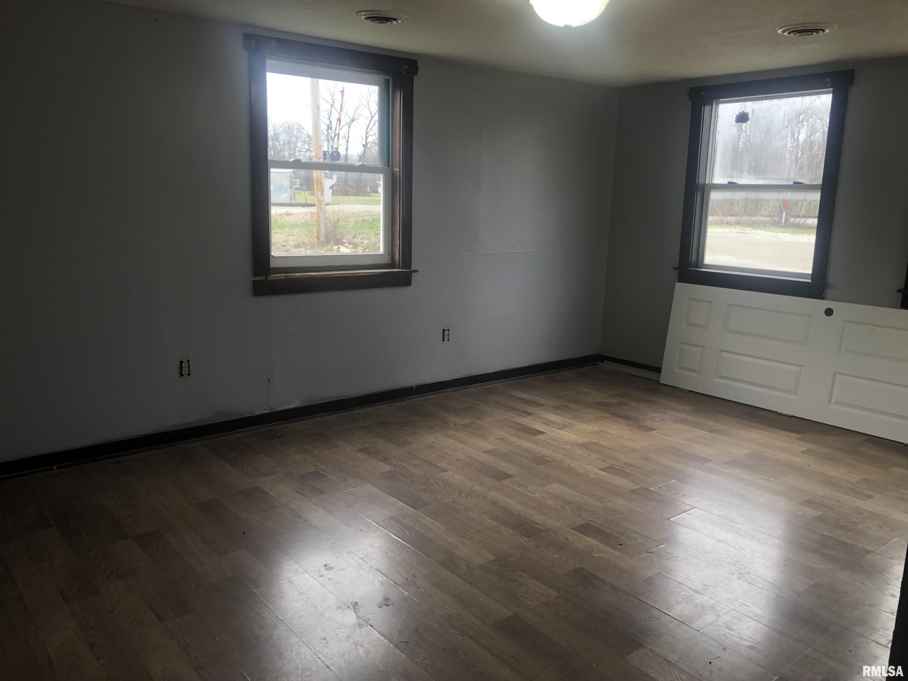 2800 East Keys Avenue Springfield, IL 62702 - Photo 3 of 18 Gallery Image 3