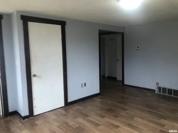 $74,900 | 2800 East Keys Avenue, Springfield, IL 62702