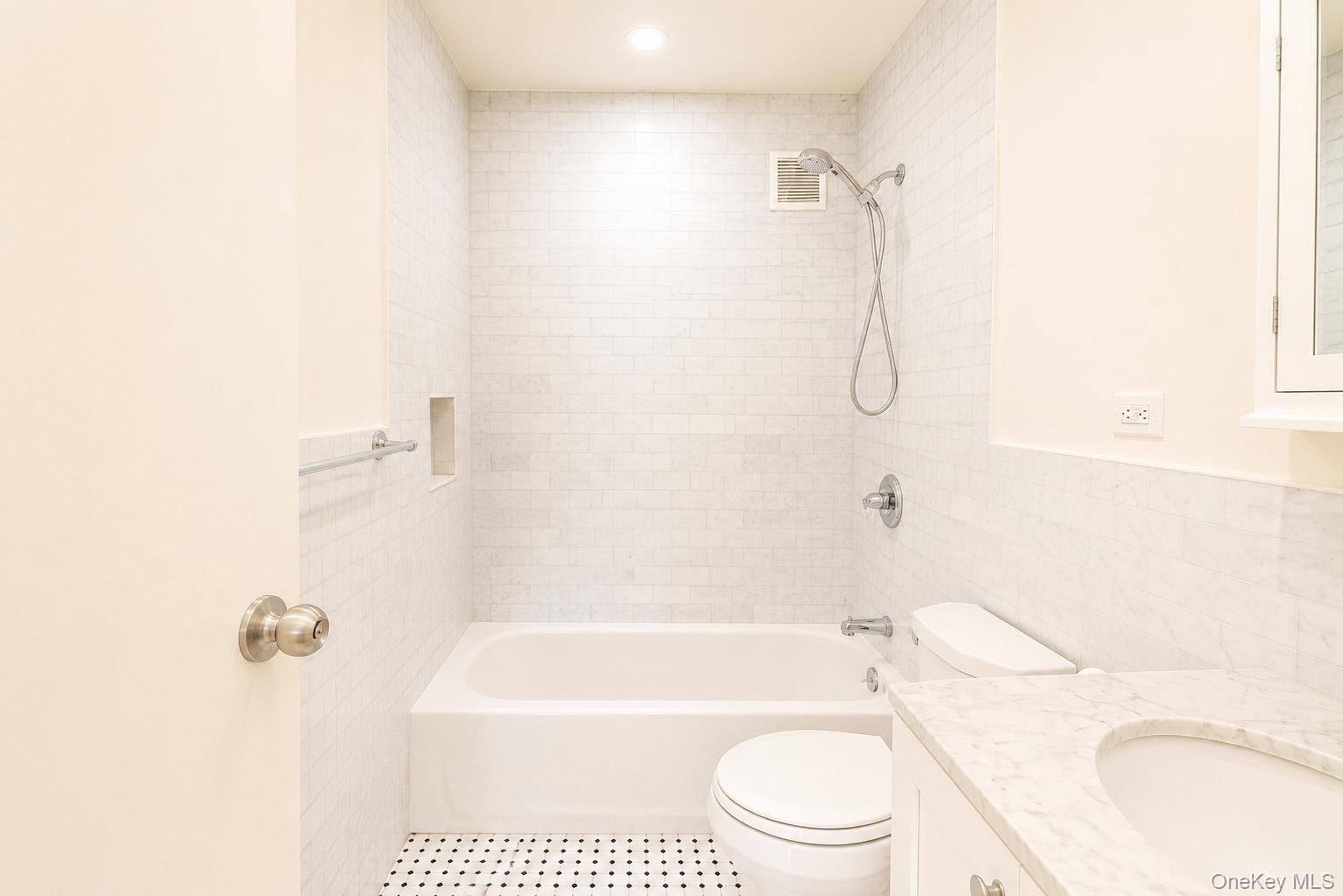 765 Shore Road, Unit B Long Beach, NY 11561 - Photo 6 of 11