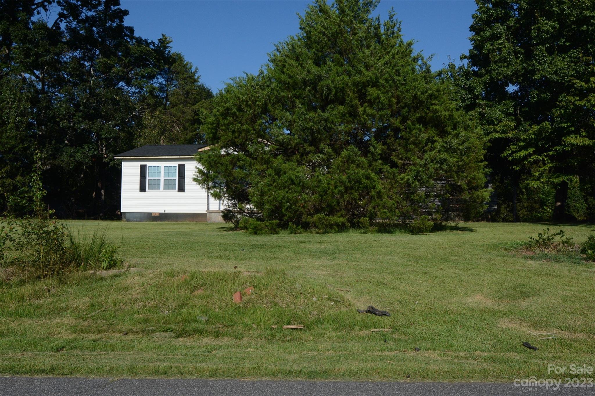 336 Church Street Rutherfordton, NC 28139 - Photo 3 of 20 a front view of house with garden