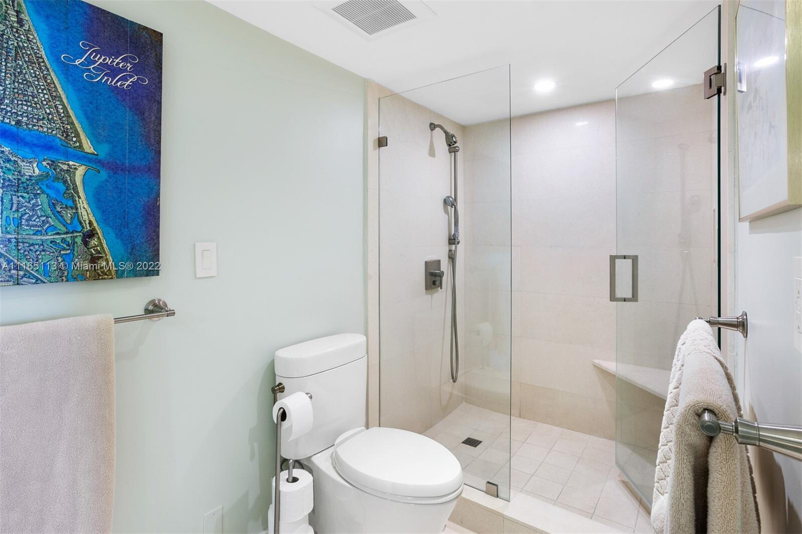 350 South Beach Road, Unit 205 Jupiter, FL 33469 - Photo 16 of 23 Bathroom