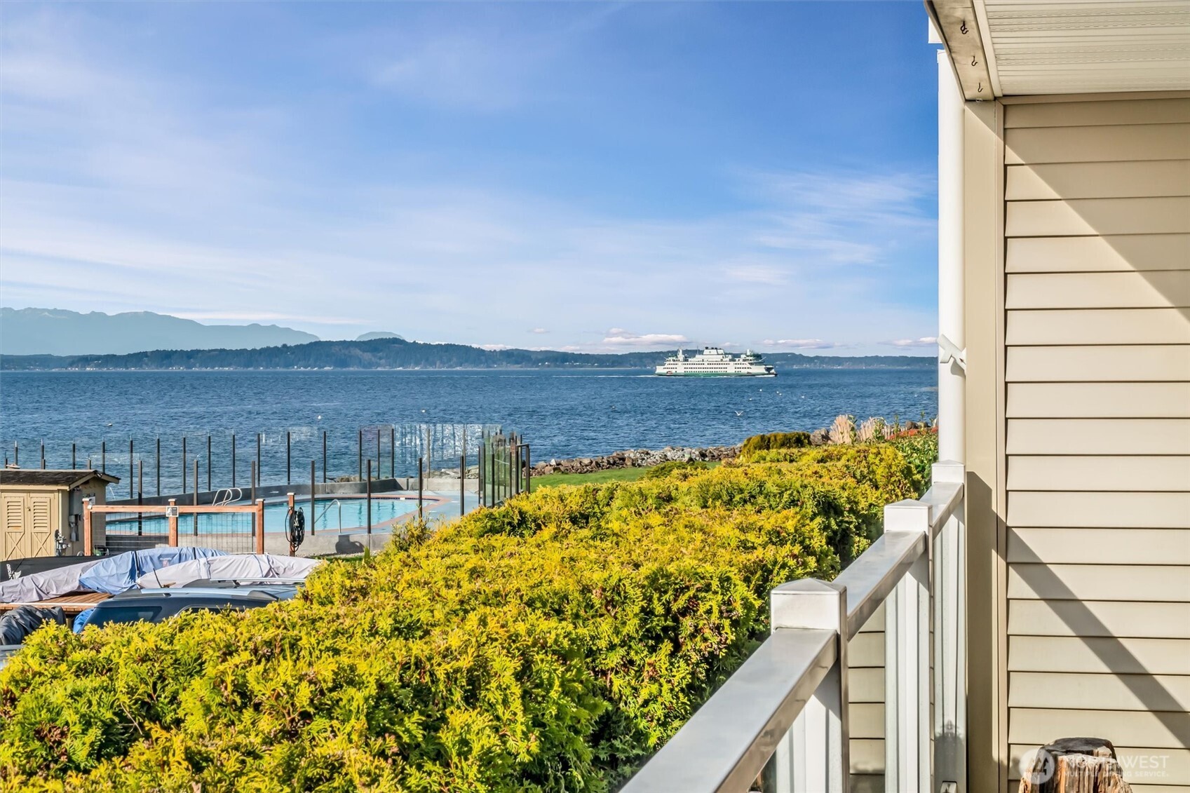 10203 47th Avenue Southwest, Unit D2 Seattle, WA 98146 - Photo 20 of 36 a view of swimming pool with a terrace