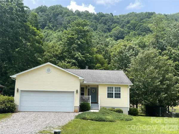 $390,000 | 118 Whitewater Drive, Maggie Valley, NC 28751