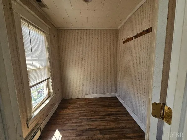 $72,500 | 314 East Hawthorne Street, Covington, VA 24426