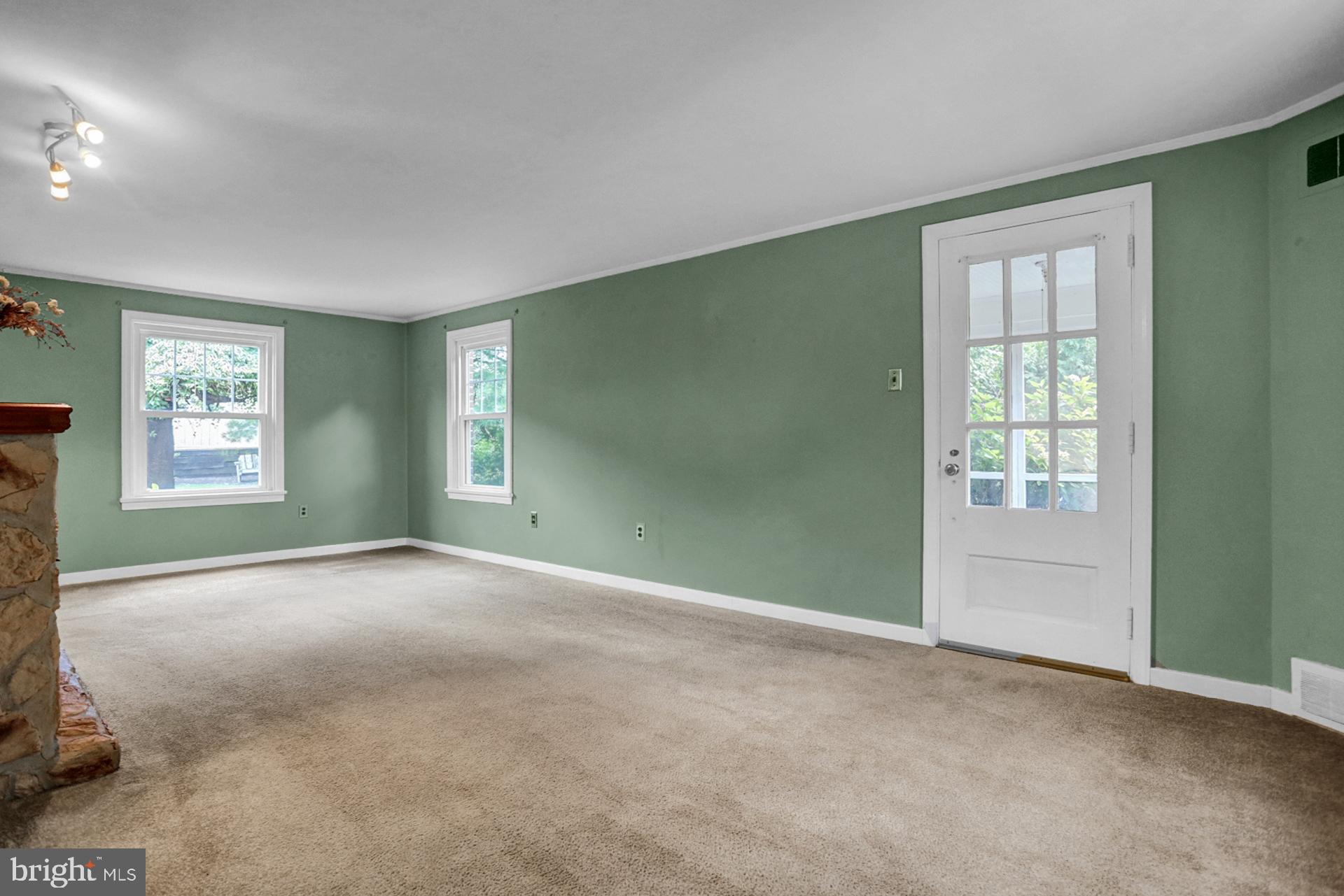 405 North Waverly Street Reading, PA 19607 - Photo 4 of 35 Gallery Image 4
