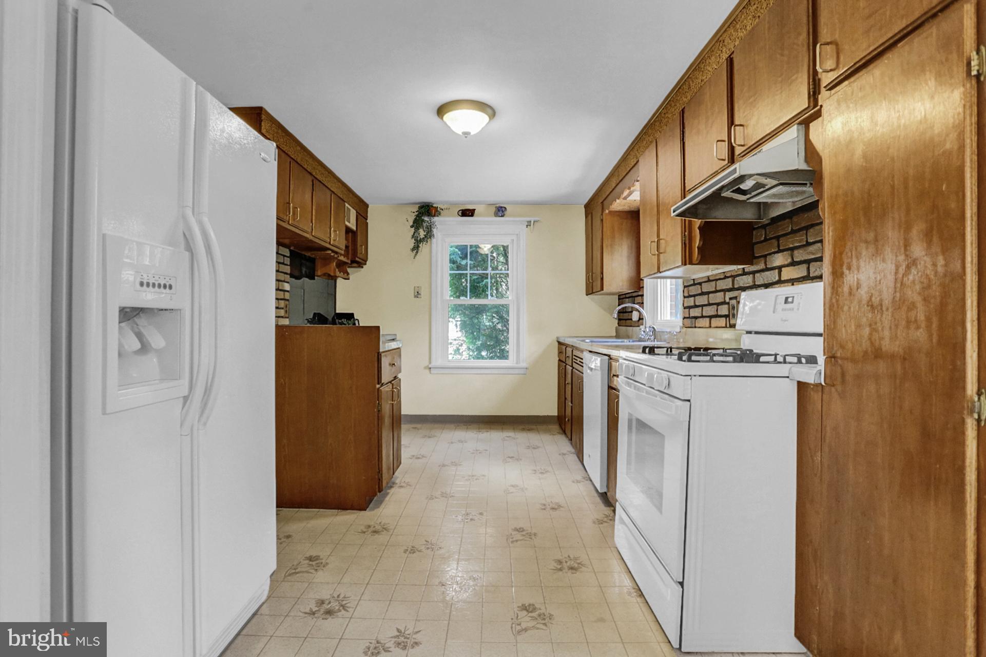 405 North Waverly Street Reading, PA 19607 - Photo 8 of 35 Gallery Image 8