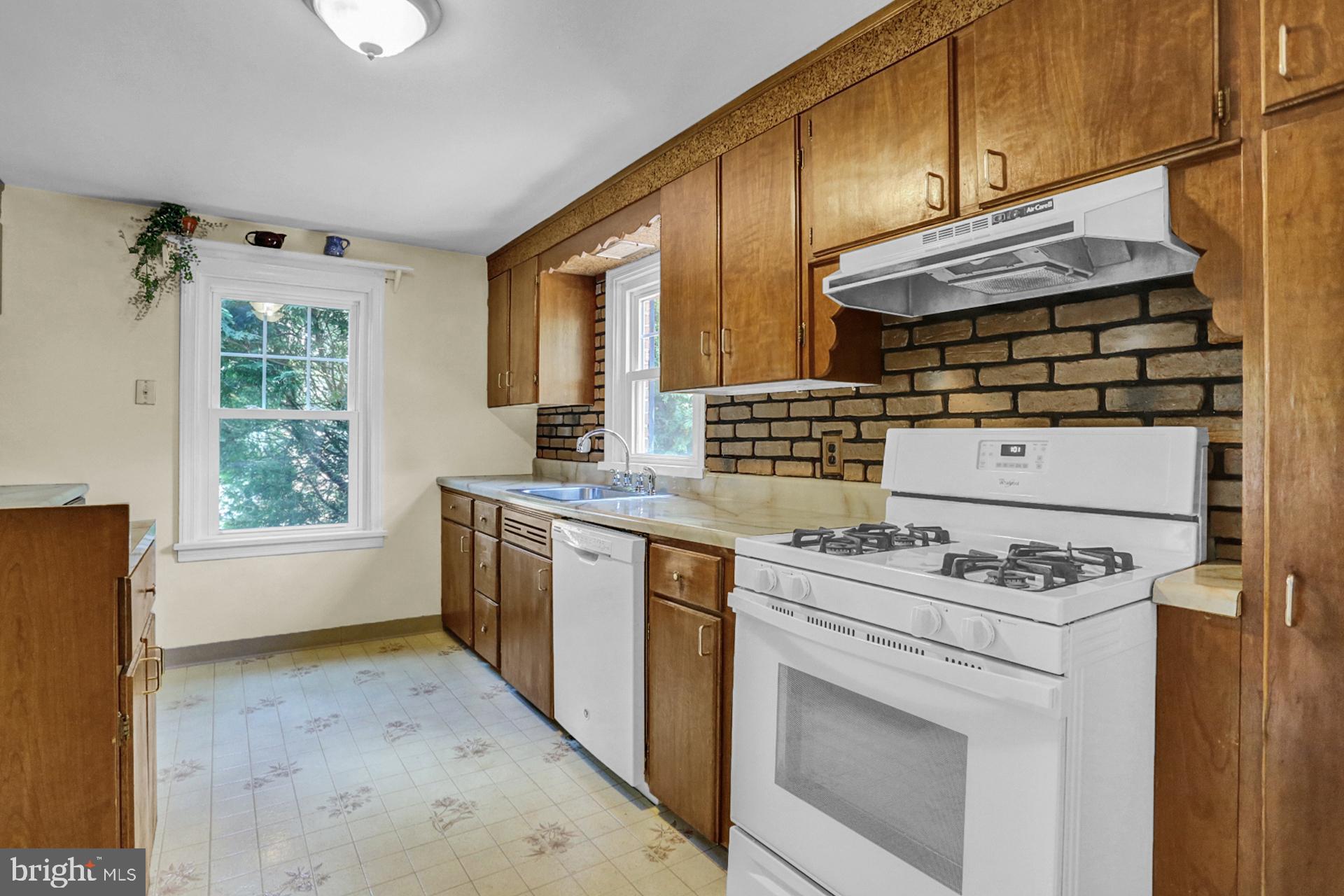 405 North Waverly Street Reading, PA 19607 - Photo 9 of 35 Gallery Image 9