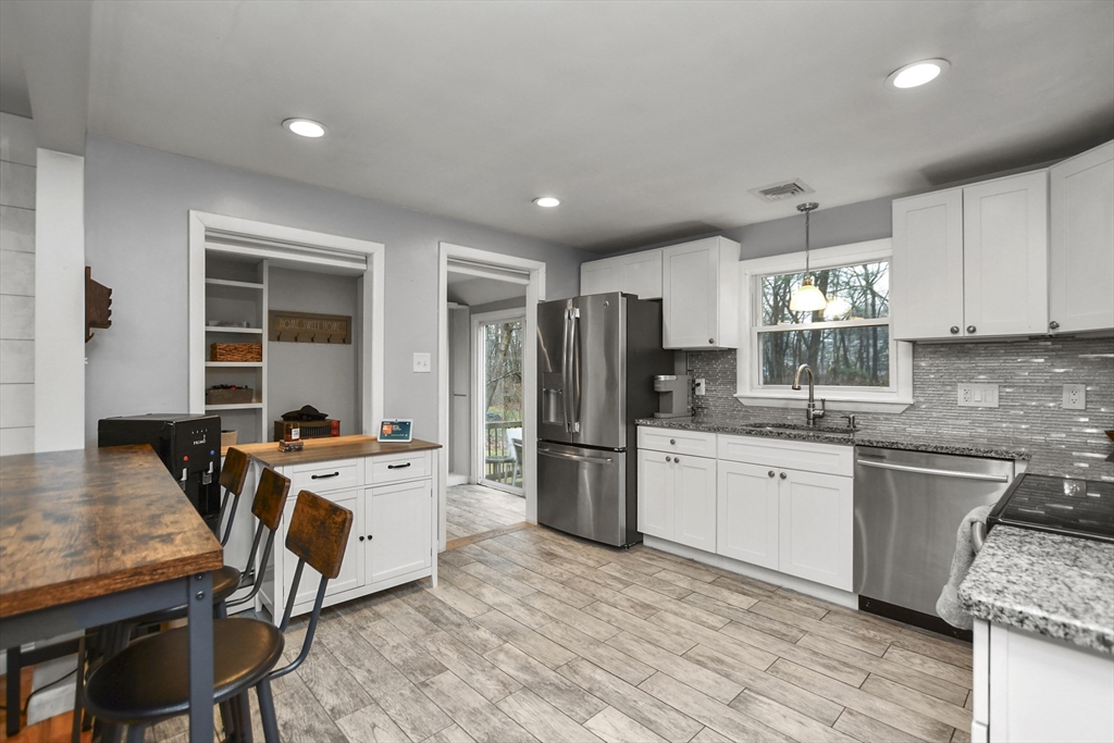 3 Virginia Road Tewksbury, MA 01876 - Photo 8 of 41 Gallery Image 8