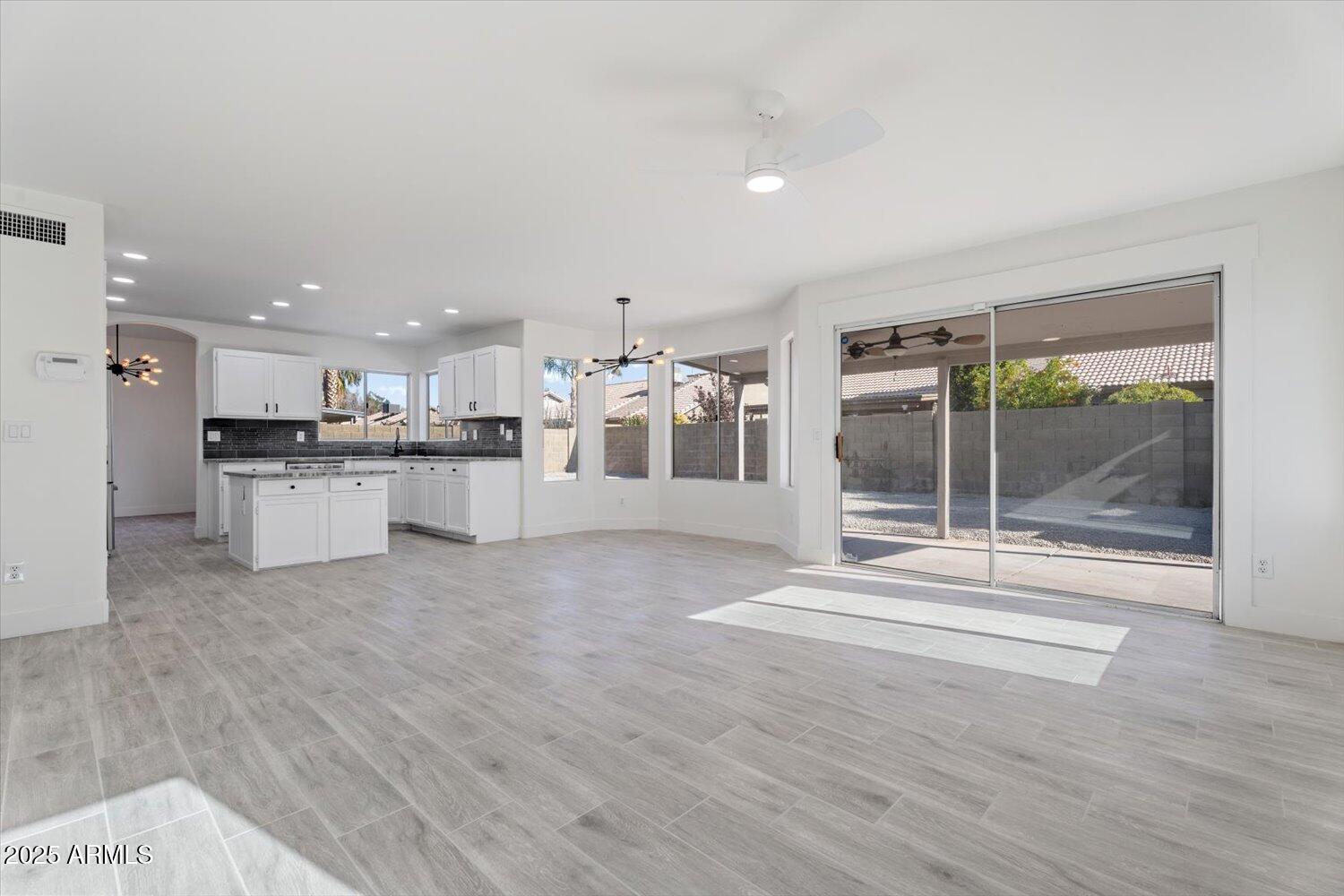 1207 North Velero Street Chandler, AZ 85225 - Photo 9 of 29 09-A7400684