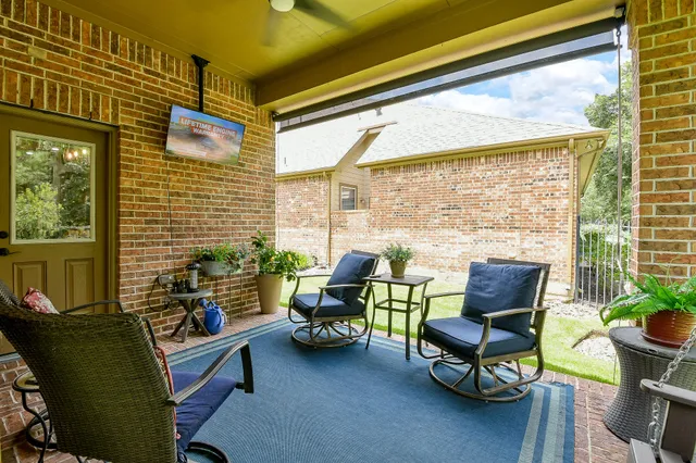 $600,000 | 38 Driftdale Place, The Woodlands, TX 77389