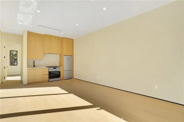 $18,500 | 5149 Beeman Avenue, Valley Village, CA 91607