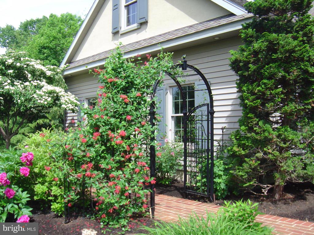 15 Southview Lane Lititz, PA 17543 - Photo 4 of 36