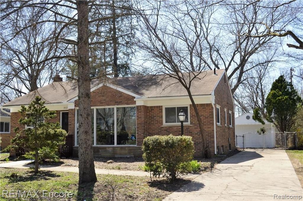 31215 West Rutland Street Beverly Hills, MI 48025 - Photo 1 of 26