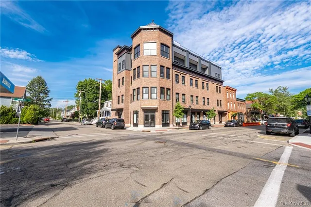 $970,000 | 226 Main Street, Unit 301, Beacon, NY 12508