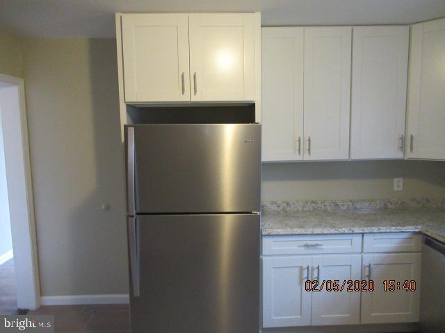 8111 Murray Point Road Baltimore, MD 21222 - Photo 2 of 11 KITCHEN