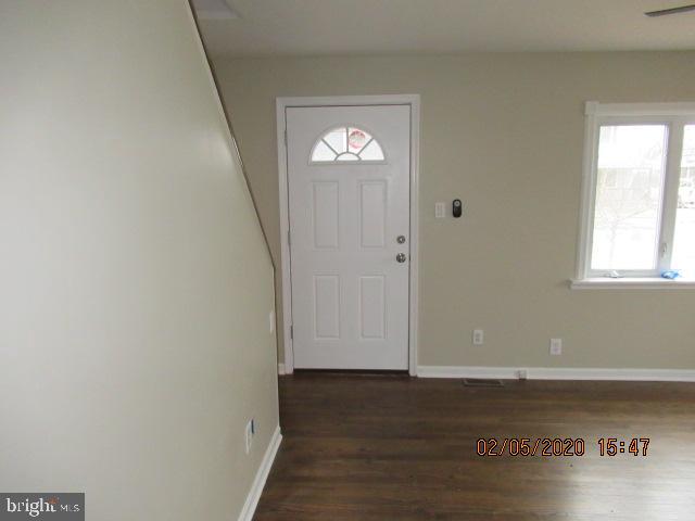 8111 Murray Point Road Baltimore, MD 21222 - Photo 7 of 11 ENTRY