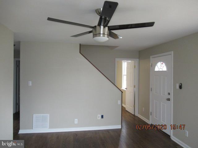 8111 Murray Point Road Baltimore, MD 21222 - Photo 8 of 11 LIVING ROOM