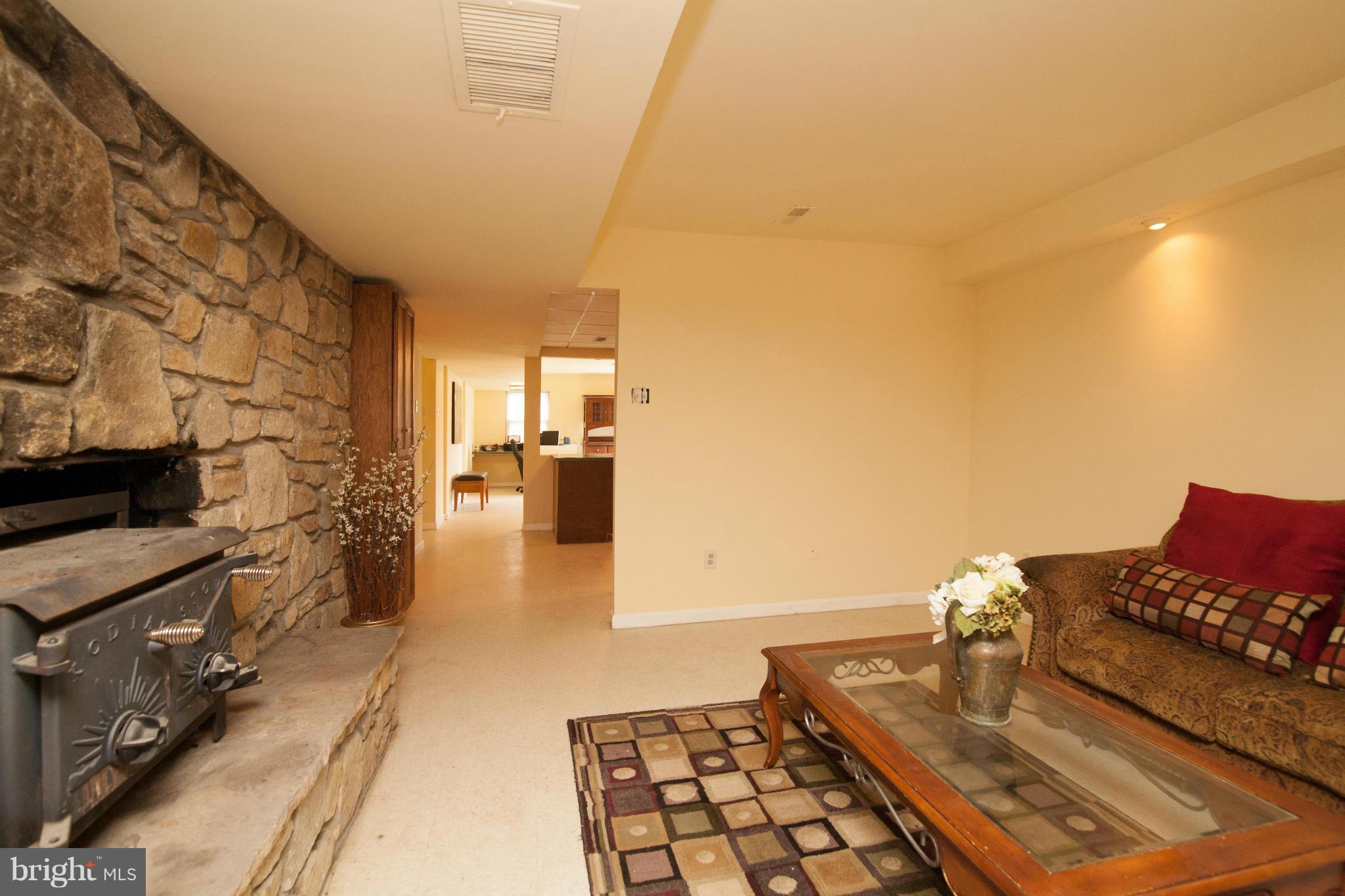 4120 Back Woods Road Westminster, MD 21158 - Photo 5 of 29 Family Room