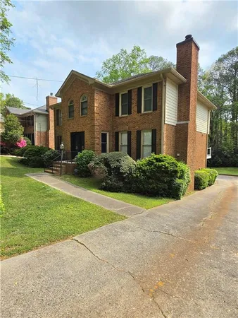 $3,600 | 765 North Parkwood Road, Decatur, GA 30030