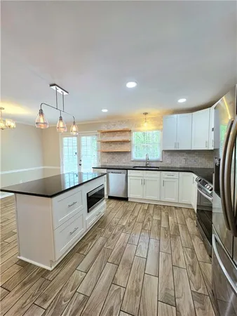 $3,600 | 765 North Parkwood Road, Decatur, GA 30030