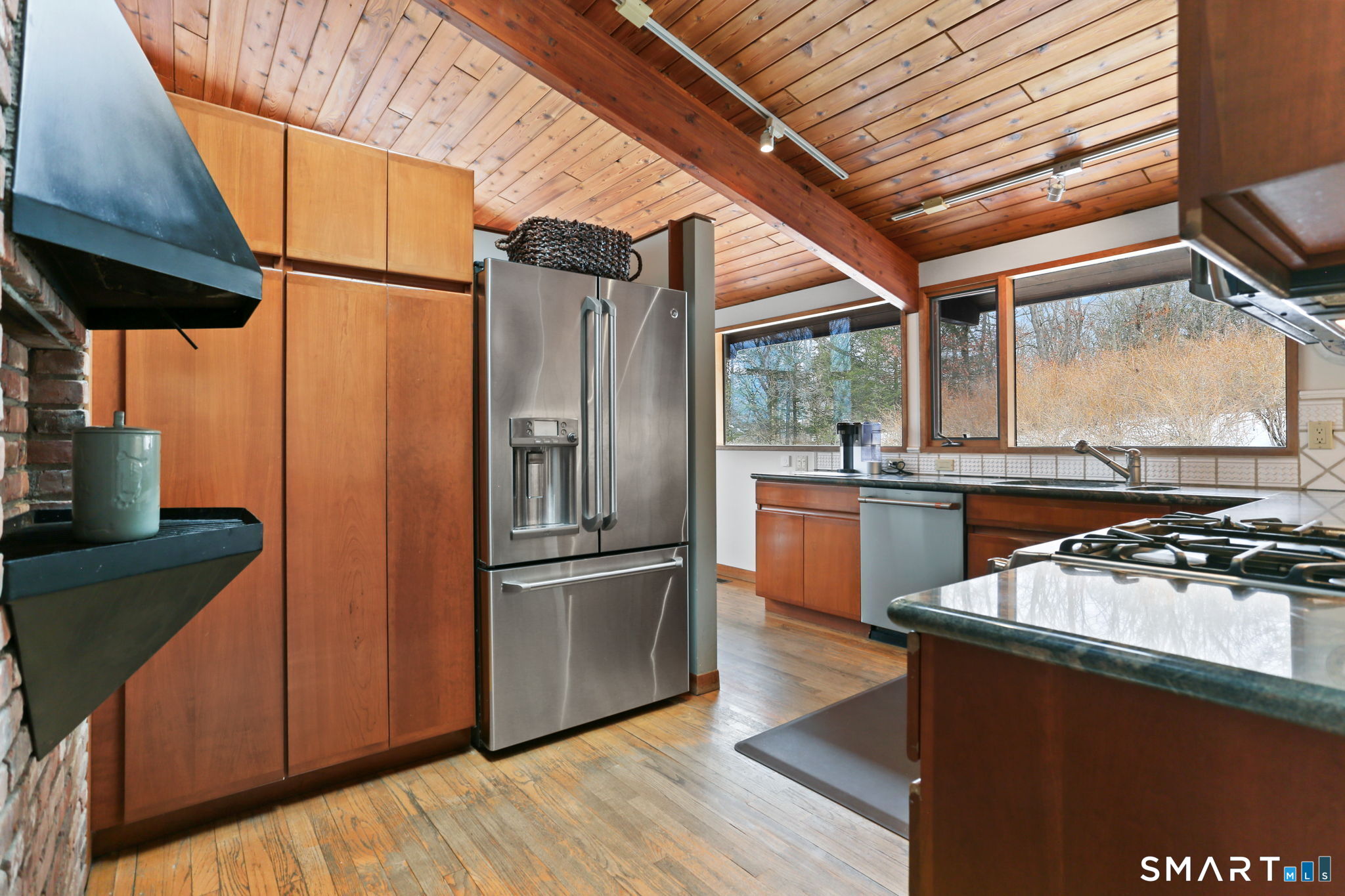 51 Deer Run Road Wilton, CT 06897 - Photo 22 of 40