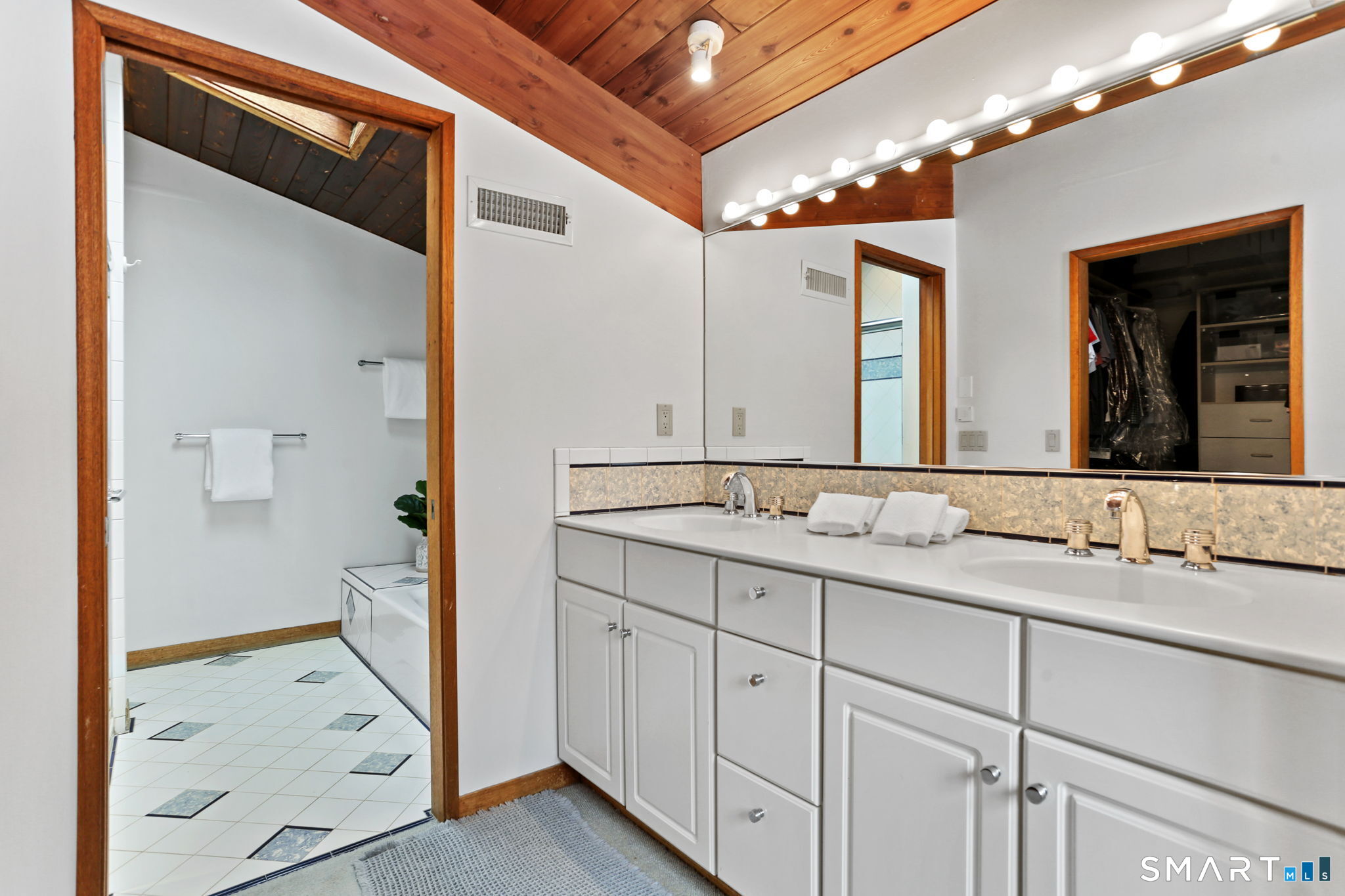 51 Deer Run Road Wilton, CT 06897 - Photo 28 of 40