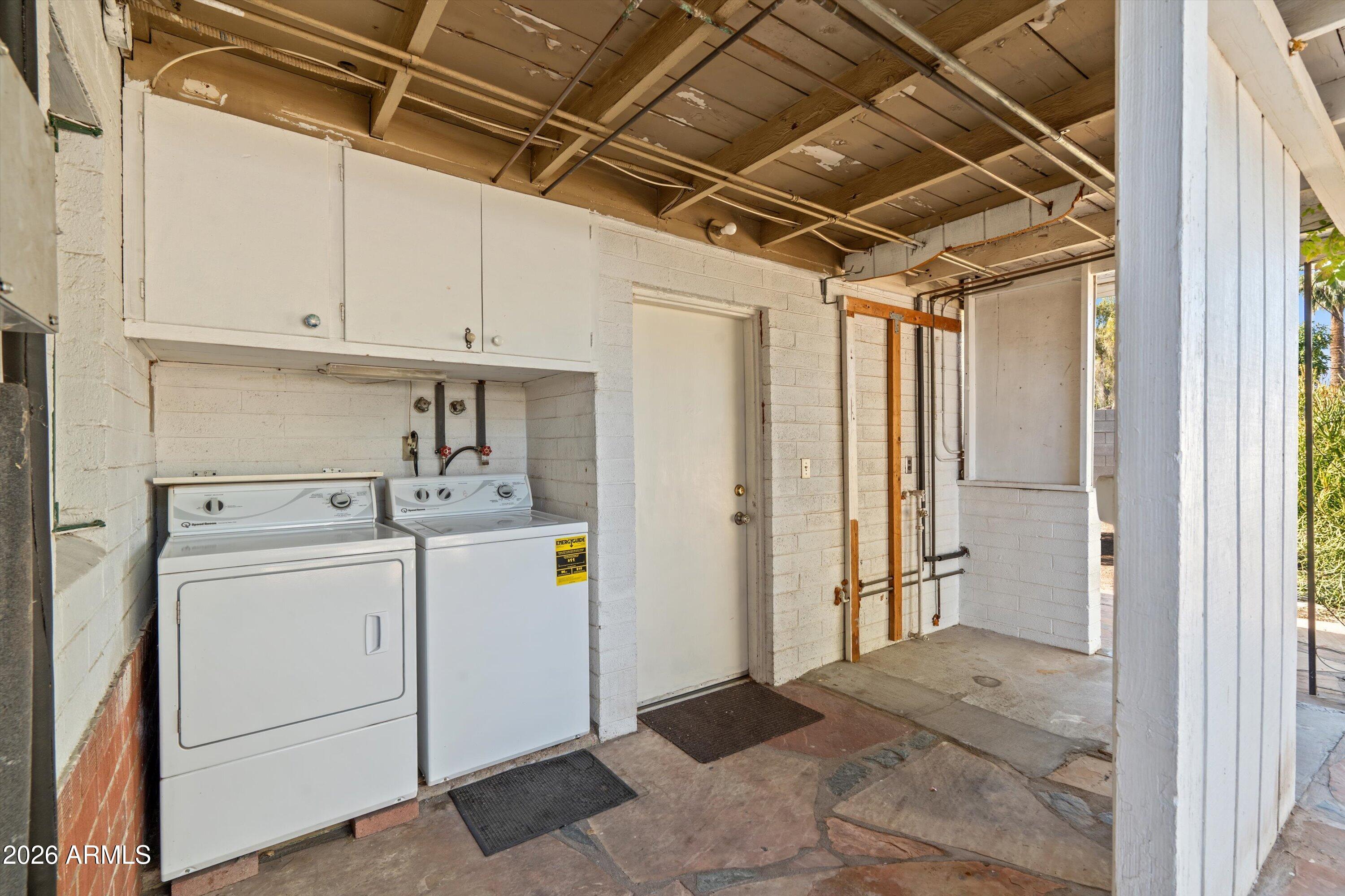 1130 East Colter Street Phoenix, AZ 85014 - Photo 29 of 37 16-Laundry Area