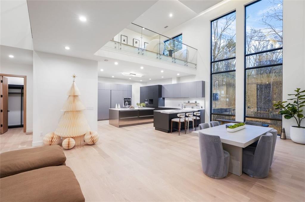 1736 Cox Road Roswell, GA 30075 - Photo 16 of 92