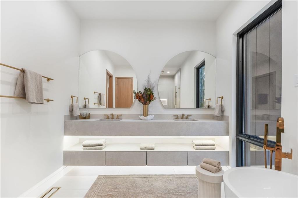 1736 Cox Road Roswell, GA 30075 - Photo 45 of 92