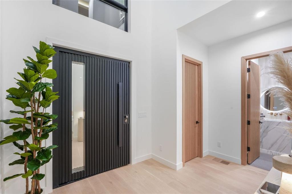 1736 Cox Road Roswell, GA 30075 - Photo 10 of 92