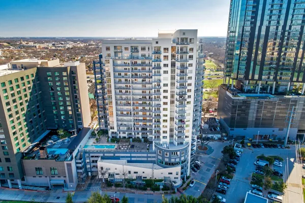 $2,475 | 603 Davis Street, Unit 1808, Austin, TX 78701