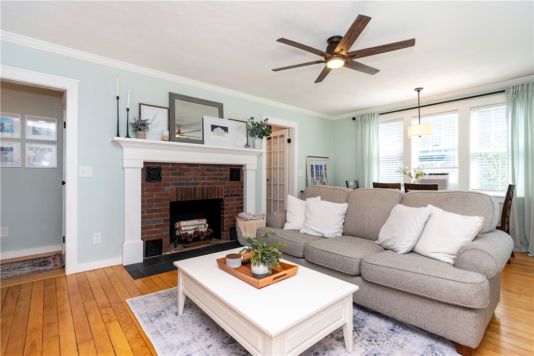 267 Ives Road Warwick, RI 02818 - Photo 4 of 25
