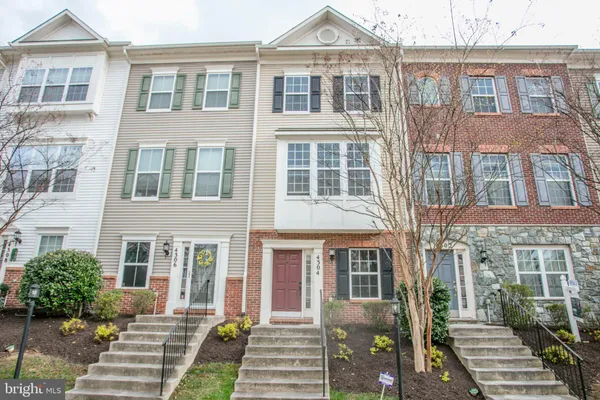 $459,000 | 4304 Potomac Highlands Circle, Unit 42, Triangle, VA 22172