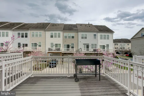 $459,000 | 4304 Potomac Highlands Circle, Unit 42, Triangle, VA 22172